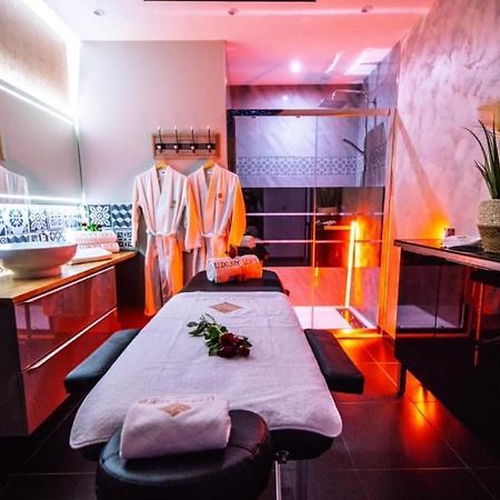 Loft Privatif Avec Jacuzzi Et Sauna Saint-Dizier Bagian luar foto